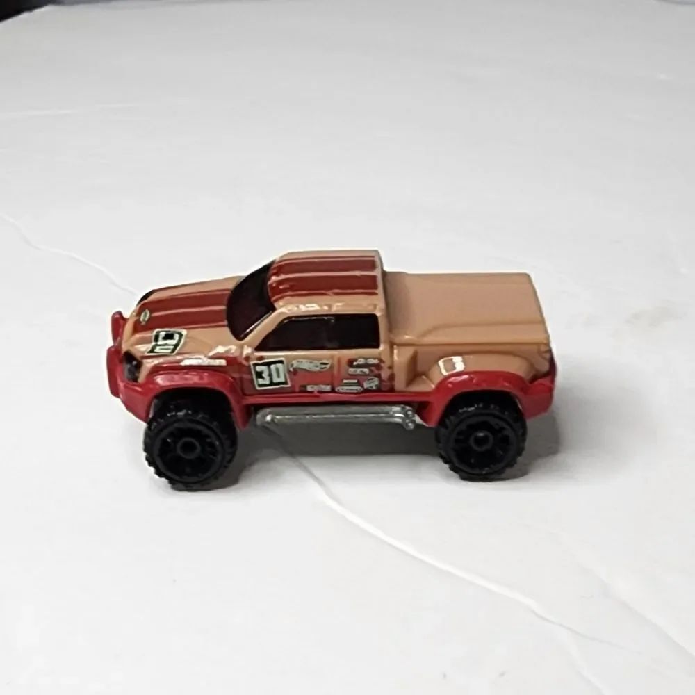 Hot Wheels 2001 Thrill Racers Earthquake #224 Mega-Duty DIECAST TOY CAR